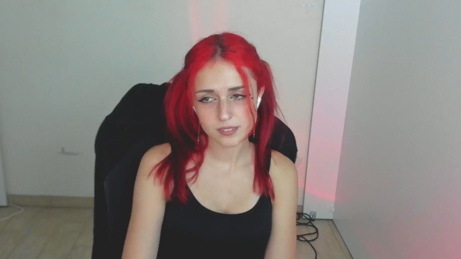 Gallery image thumbnail from Lurenn's myfreecams stream on, 07/24/2024, 20:55 image 16 of 20