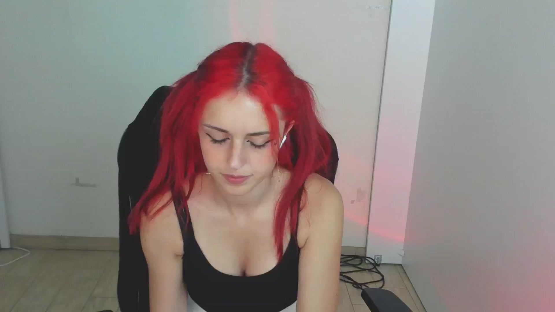 Gallery image thumbnail from Lurenn's myfreecams stream on, 07/24/2024, 20:55 image 6 of 20