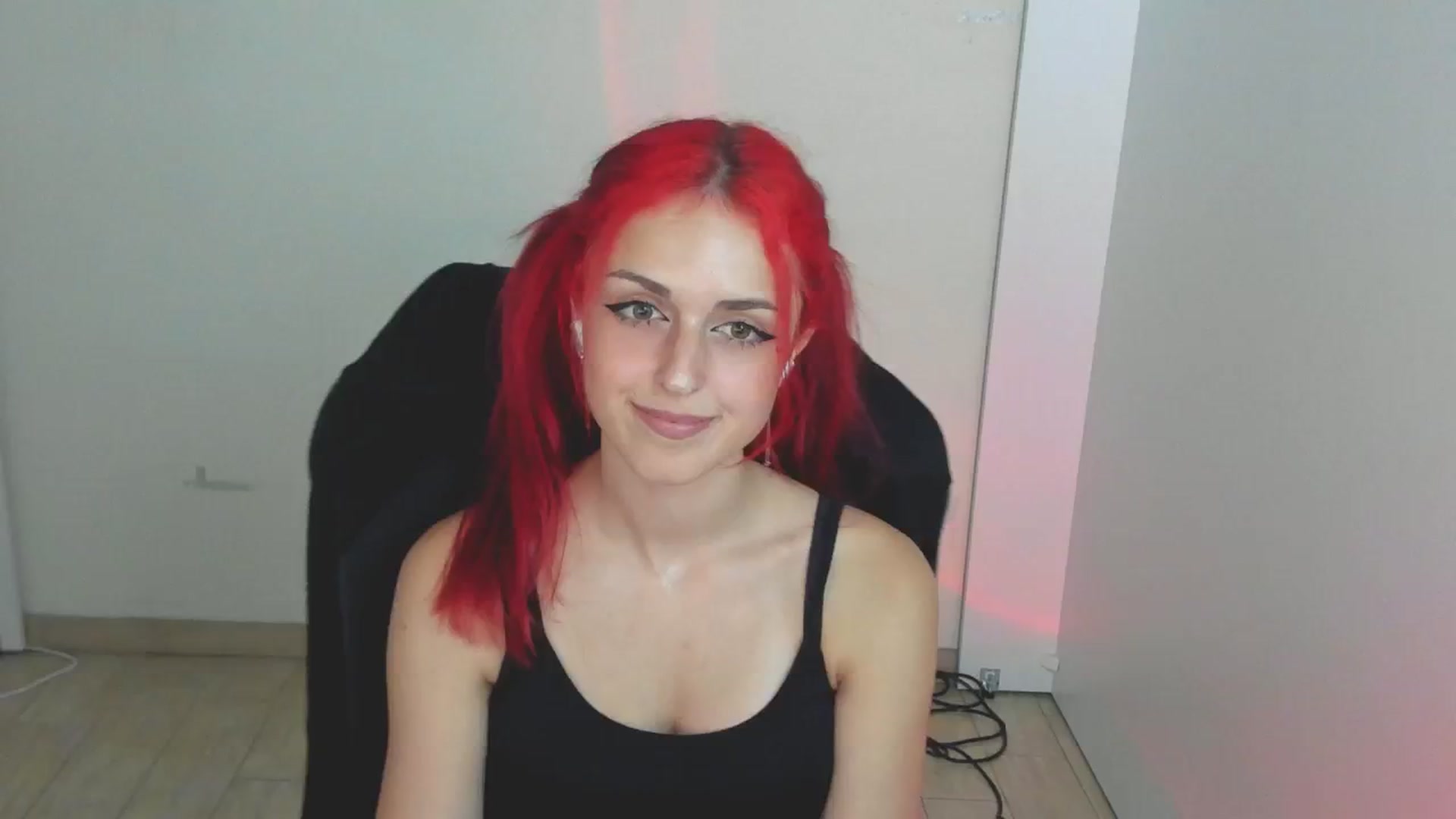 Gallery image thumbnail from Lurenn's myfreecams stream on, 07/24/2024, 20:55 image 10 of 20