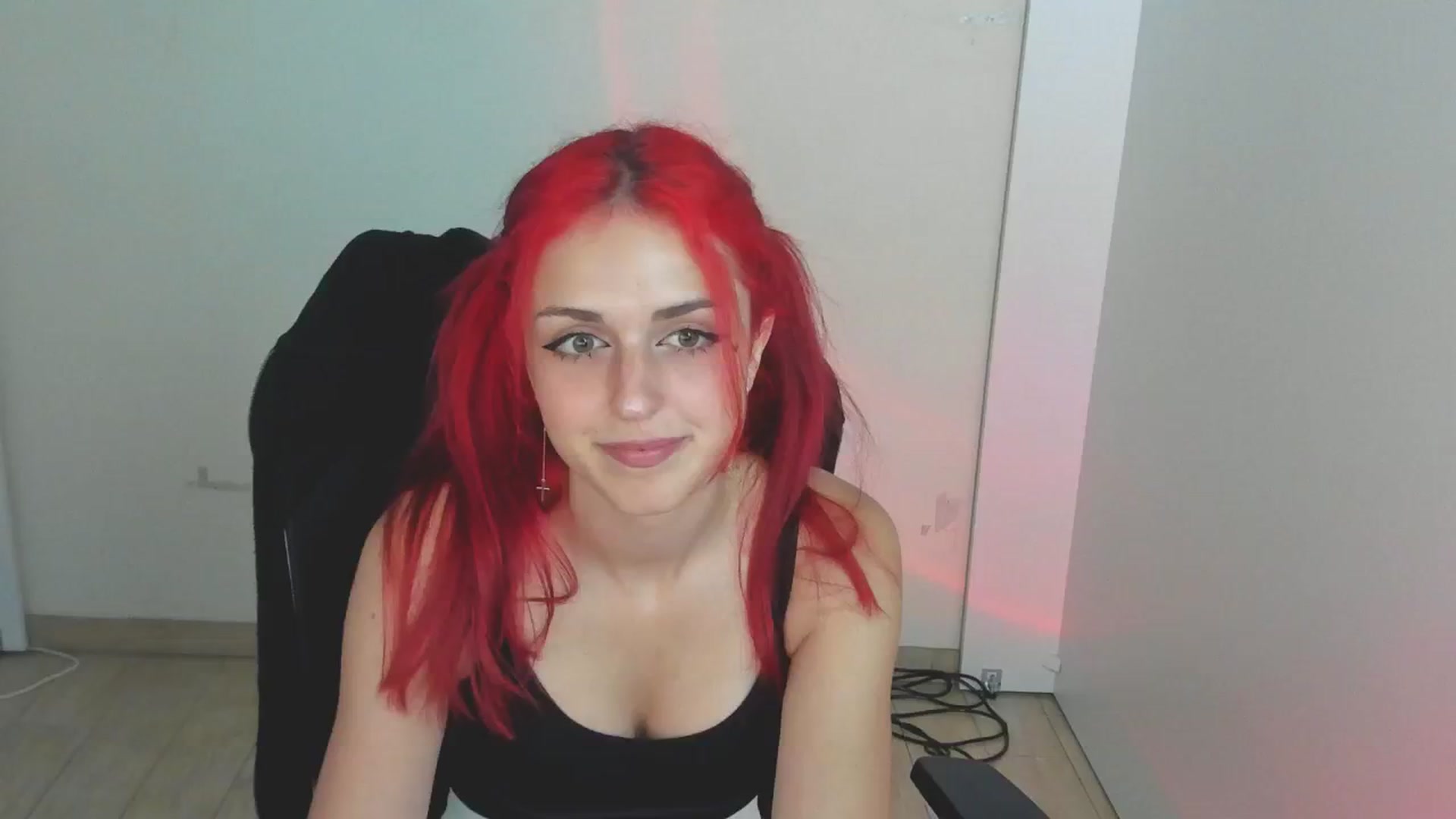 Gallery image thumbnail from Lurenn's myfreecams stream on, 07/24/2024, 20:55 image 3 of 20