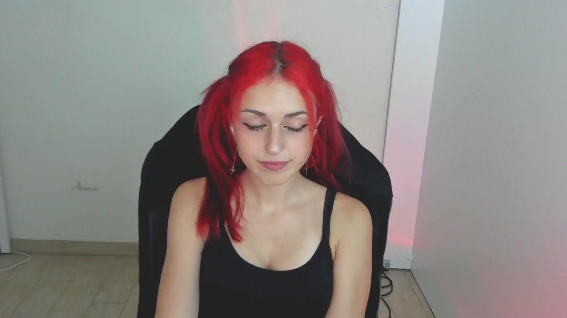 Gallery image thumbnail from Lurenn's myfreecams stream on, 07/24/2024, 20:55 image 7 of 20