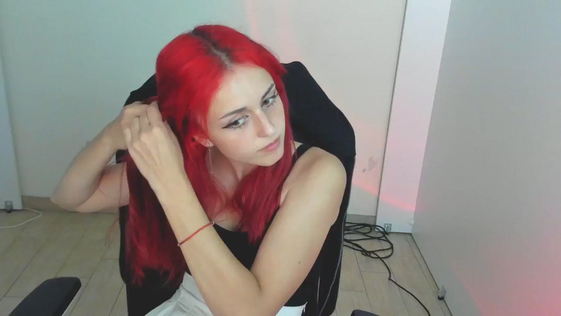 Gallery image thumbnail from Lurenn's myfreecams stream on, 07/24/2024, 22:21 image 10 of 20