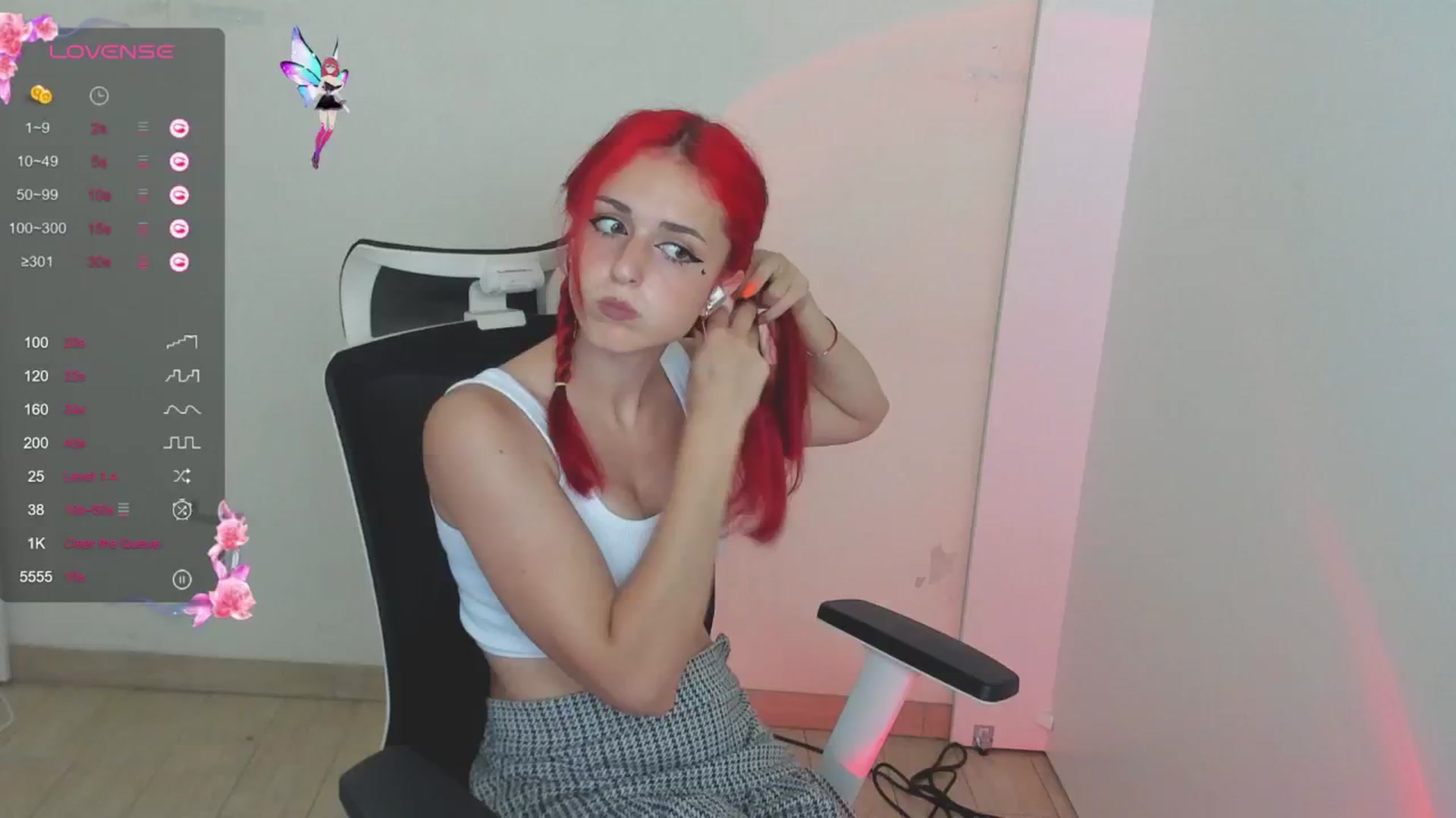 Gallery image thumbnail from Lurenn's myfreecams stream on, 07/26/2024, 15:07 image 7 of 20