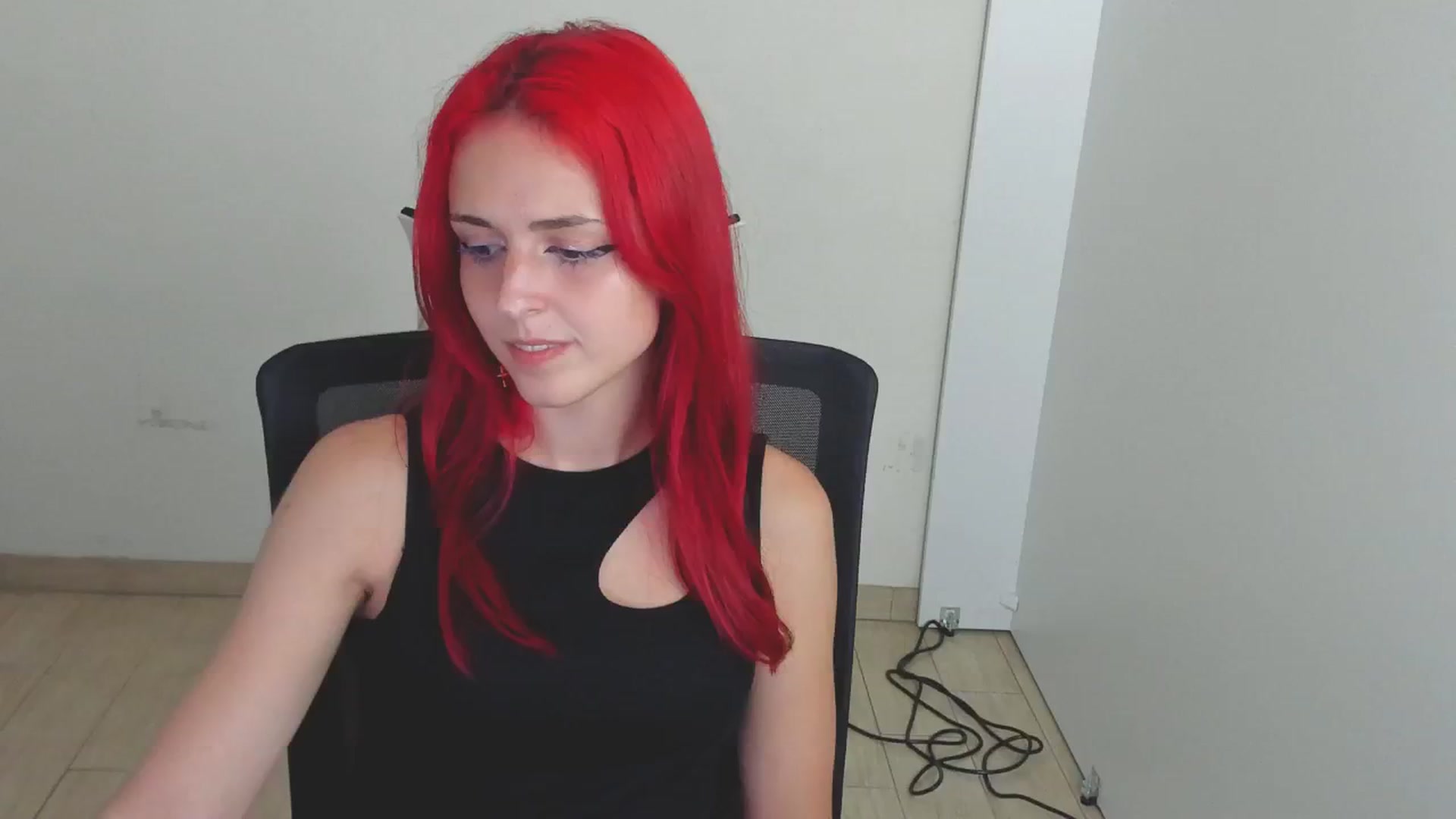 Gallery image thumbnail from Lurenn's myfreecams stream on, 08/03/2024, 10:17 image 2 of 20