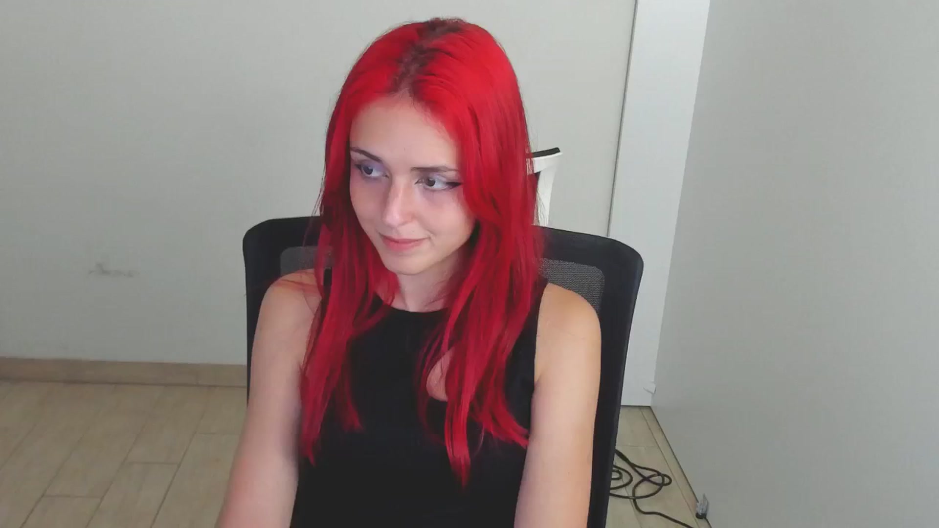 Gallery image thumbnail from Lurenn's myfreecams stream on, 08/03/2024, 10:17 image 20 of 20