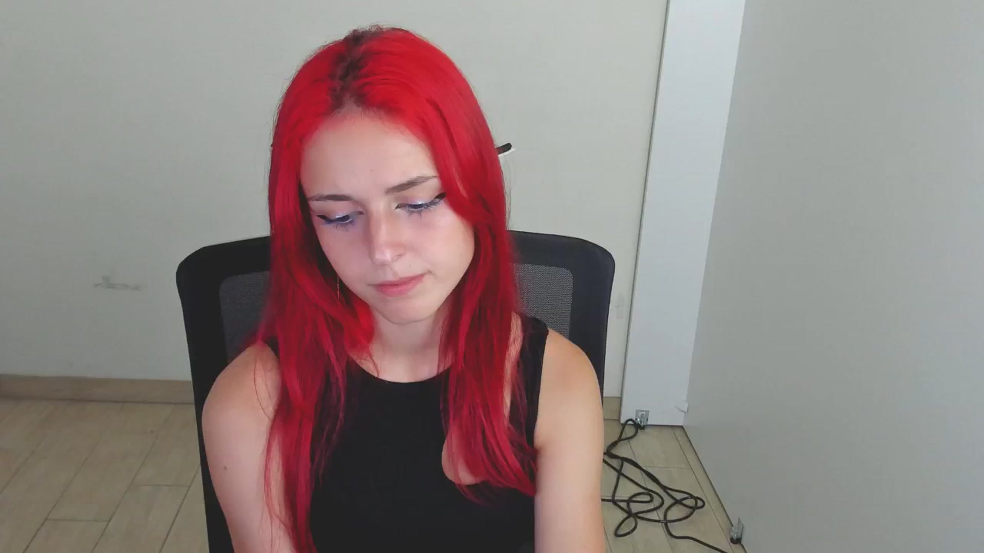 Gallery image thumbnail from Lurenn's myfreecams stream on, 08/03/2024, 10:17 image 13 of 20