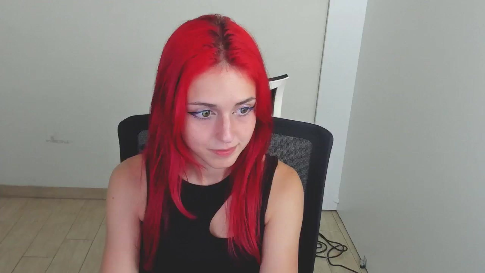 Gallery image thumbnail from Lurenn's myfreecams stream on, 08/03/2024, 10:17 image 11 of 20