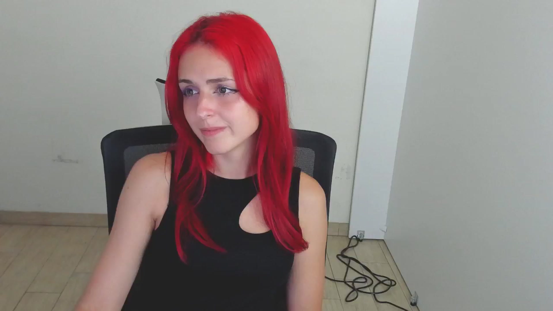 Gallery image thumbnail from Lurenn's myfreecams stream on, 08/03/2024, 10:17 image 4 of 20