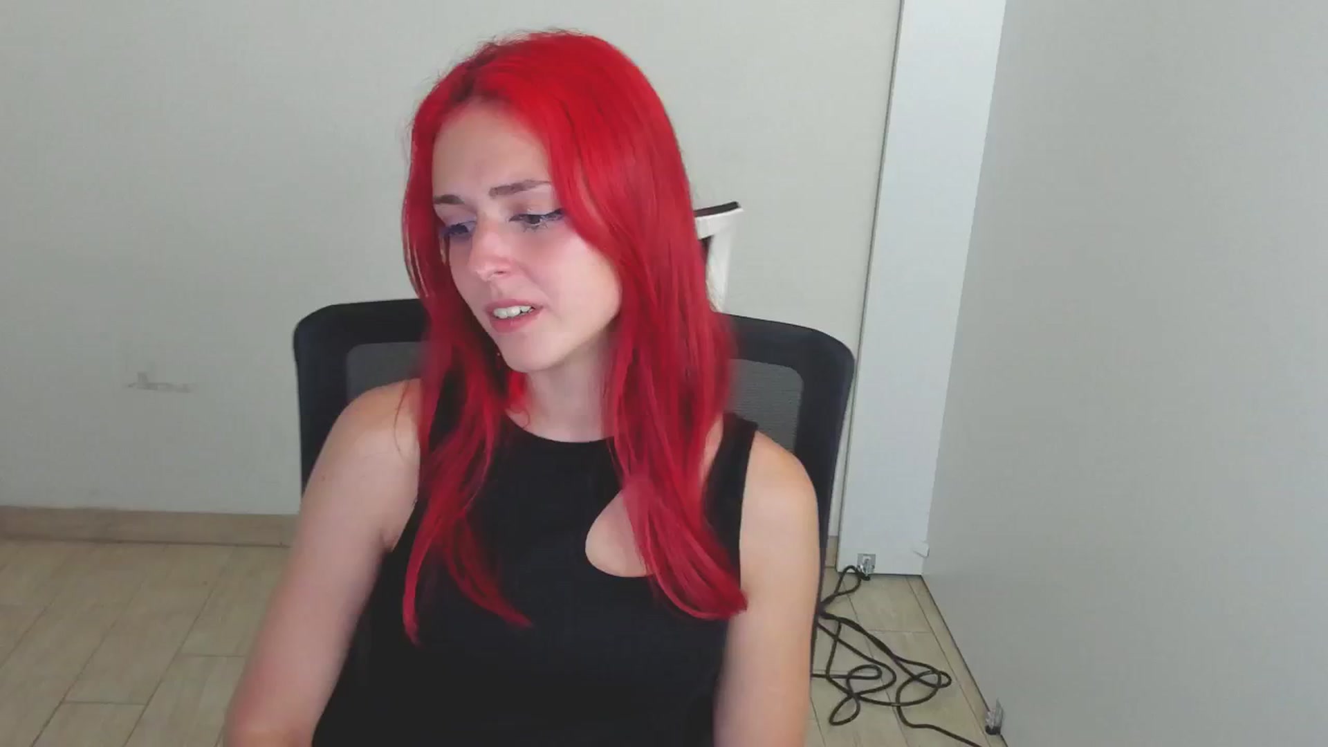 Gallery image thumbnail from Lurenn's myfreecams stream on, 08/03/2024, 10:17 image 6 of 20