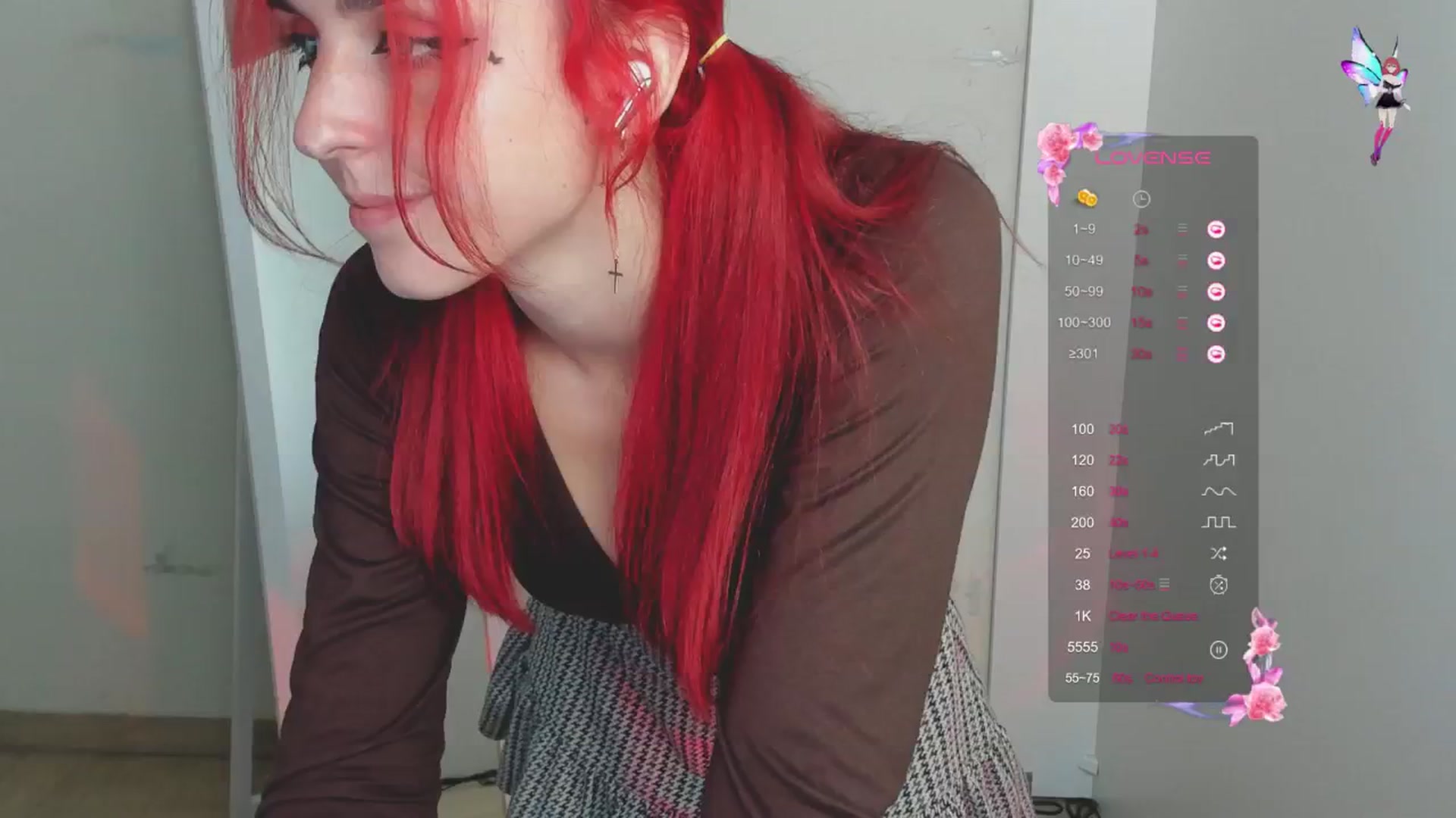 Gallery image thumbnail from Lurenn's myfreecams stream on, 08/04/2024, 22:18 image 6 of 20