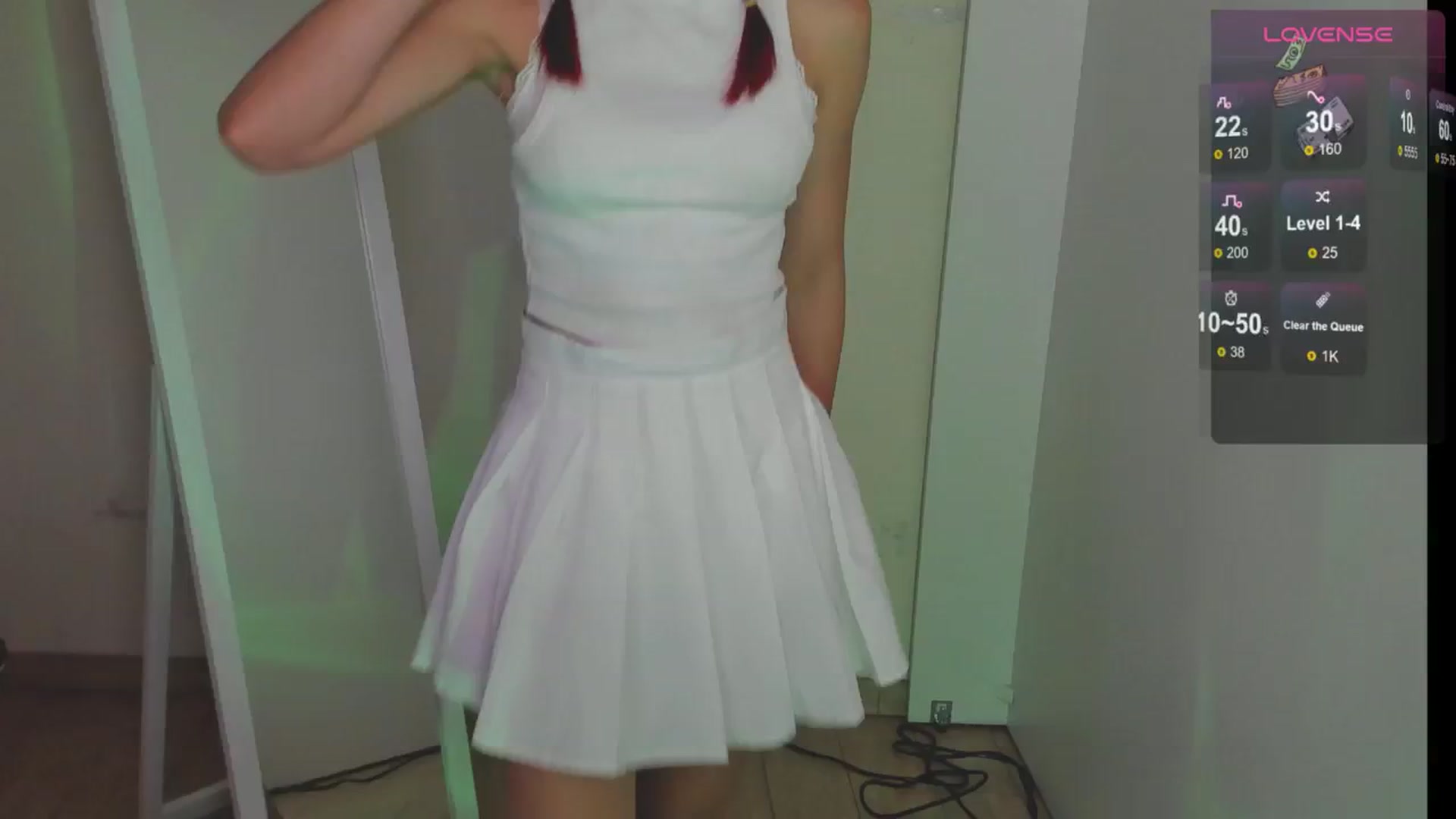Gallery image thumbnail from Lurenn's myfreecams stream on, 08/08/2024, 21:27 image 14 of 20