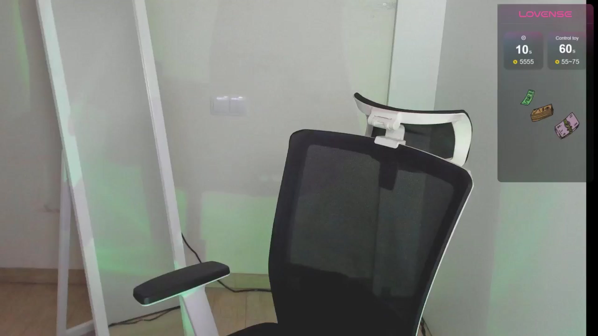 Gallery image thumbnail from Lurenn's myfreecams stream on, 08/08/2024, 21:27 image 13 of 20