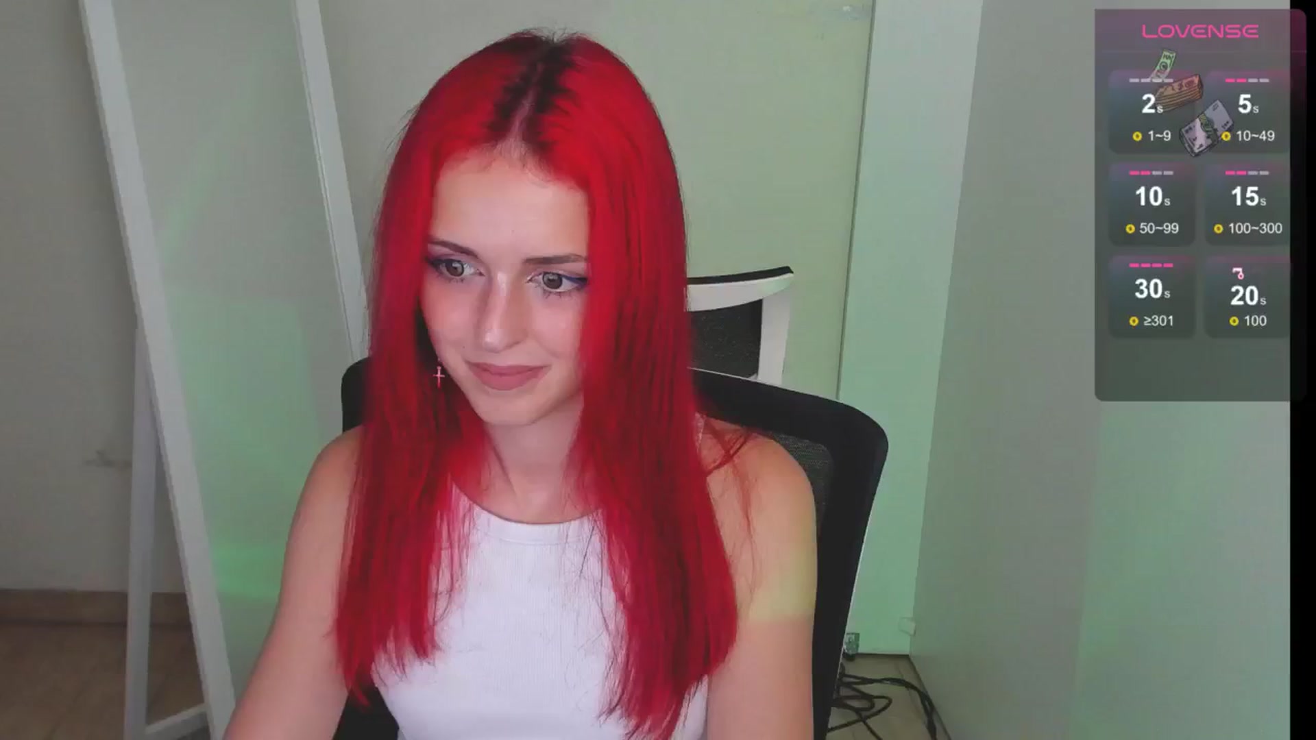 Gallery image thumbnail from Lurenn's myfreecams stream on, 08/08/2024, 21:27 image 7 of 20