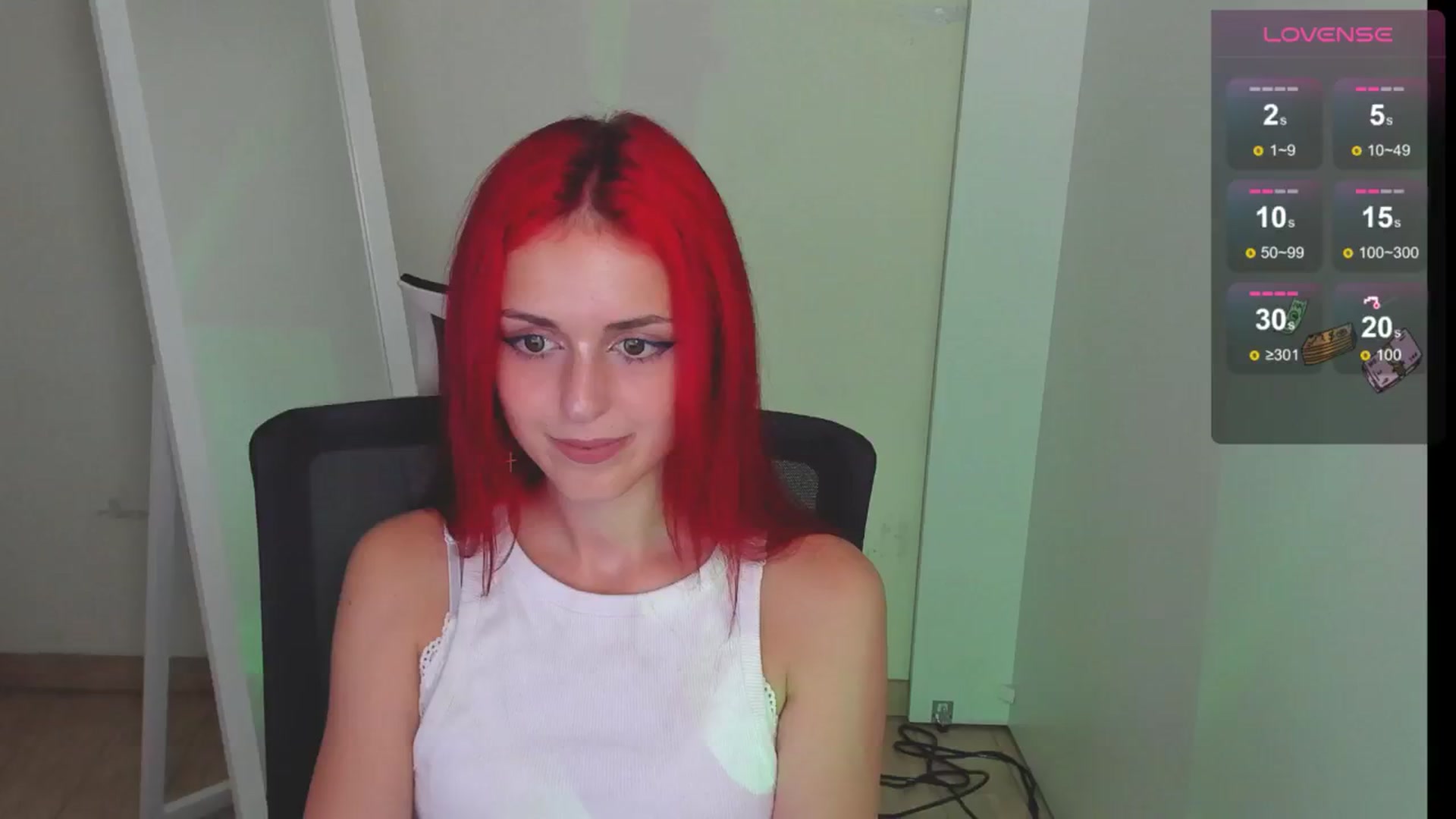 Gallery image thumbnail from Lurenn's myfreecams stream on, 08/08/2024, 21:27 image 4 of 20