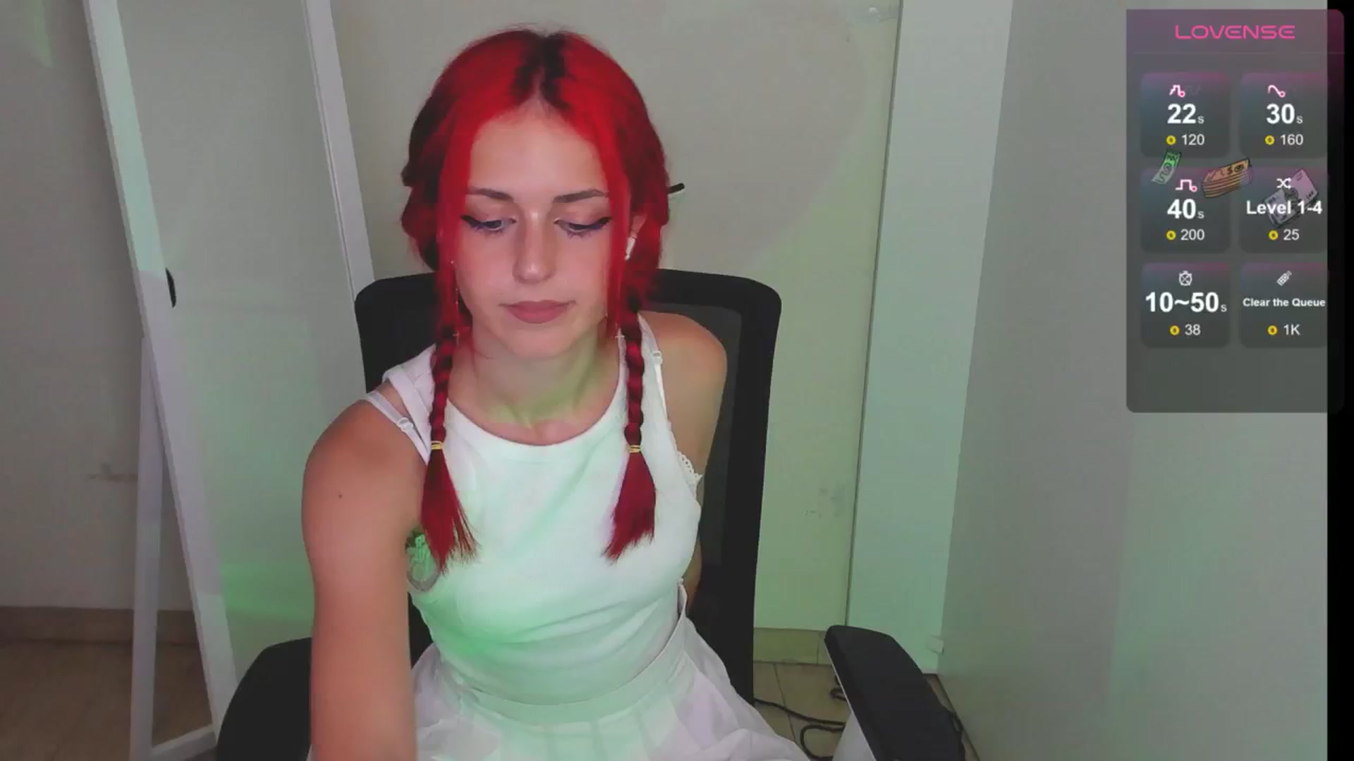 Gallery image thumbnail from Lurenn's myfreecams stream on, 08/08/2024, 21:27 image 10 of 20