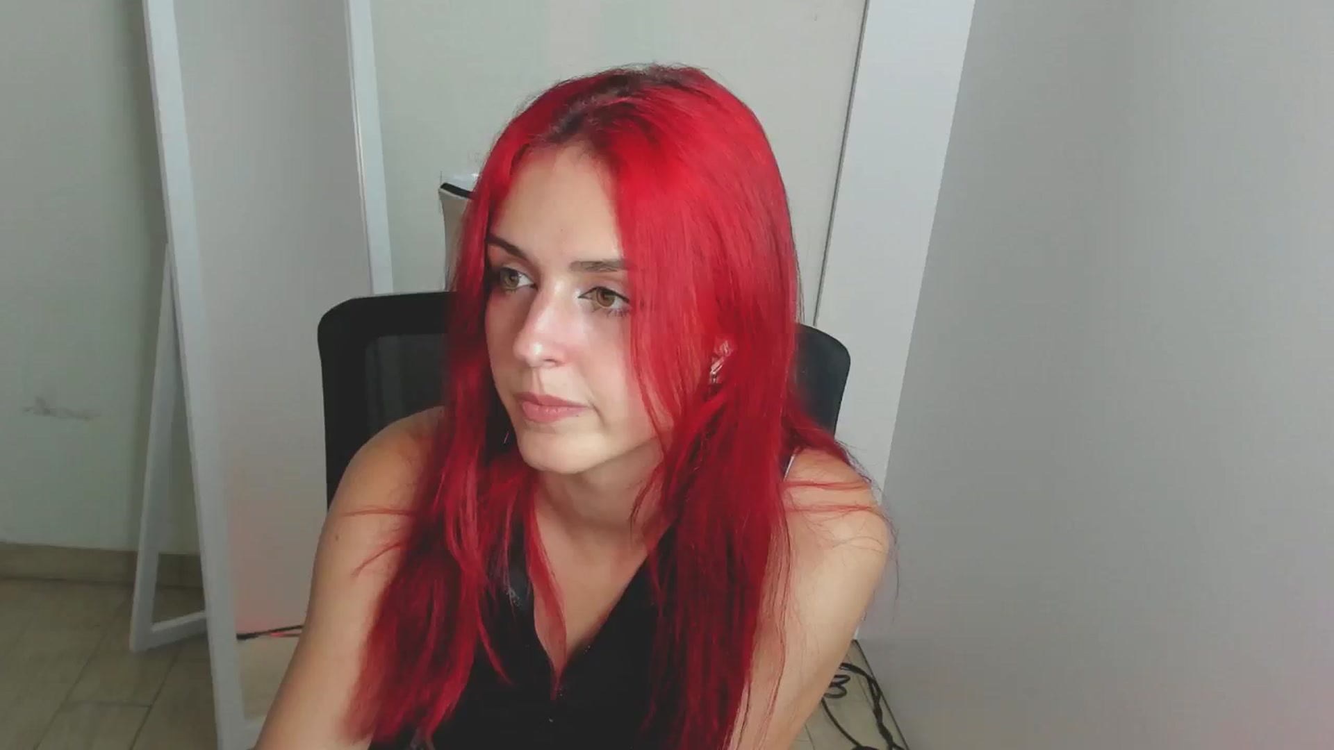 Gallery image thumbnail from Lurenn's myfreecams stream on, 08/11/2024, 10:31 image 7 of 20