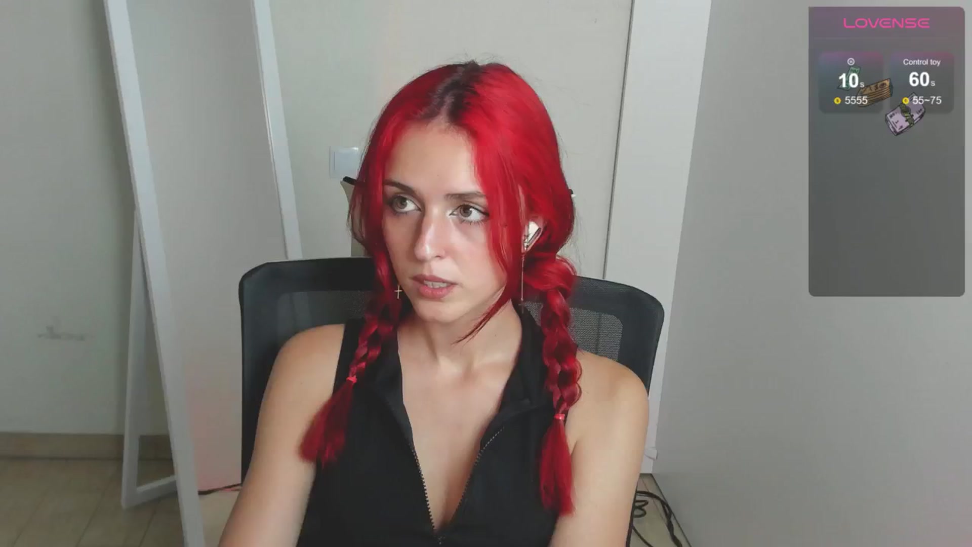 Gallery image thumbnail from Lurenn's myfreecams stream on, 08/11/2024, 12:08 image 6 of 20