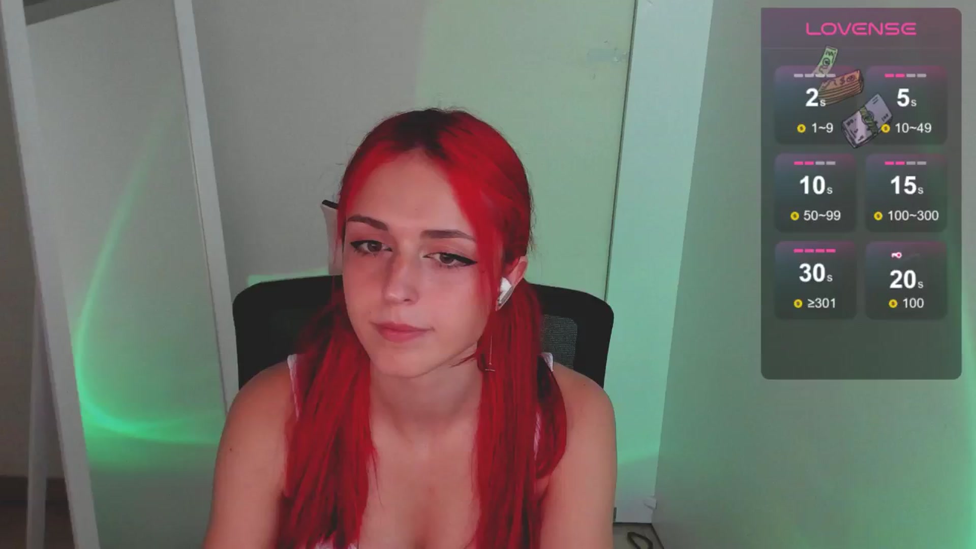 Gallery image thumbnail from Lurenn's myfreecams stream on, 08/16/2024, 22:12 image 4 of 20