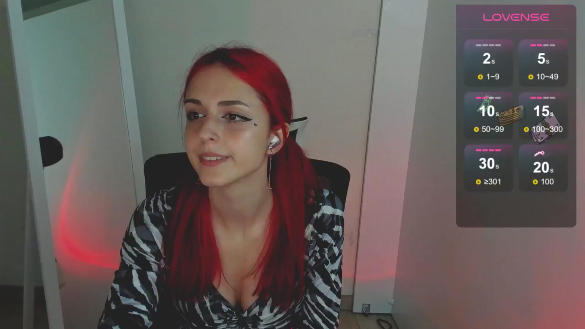 Gallery image thumbnail from Lurenn's myfreecams stream on, 08/16/2024, 22:12 image 7 of 20