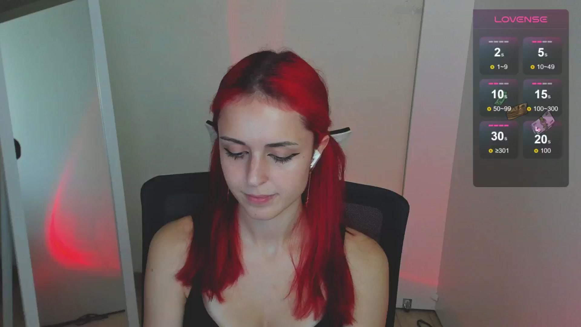 Gallery image thumbnail from Lurenn's myfreecams stream on, 08/18/2024, 13:35 image 15 of 20
