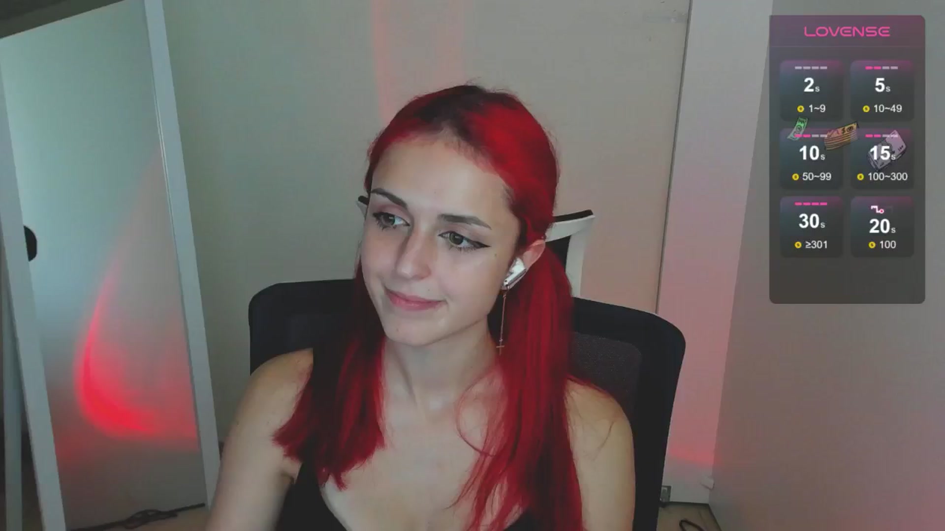 Gallery image thumbnail from Lurenn's myfreecams stream on, 08/18/2024, 13:35 image 13 of 20