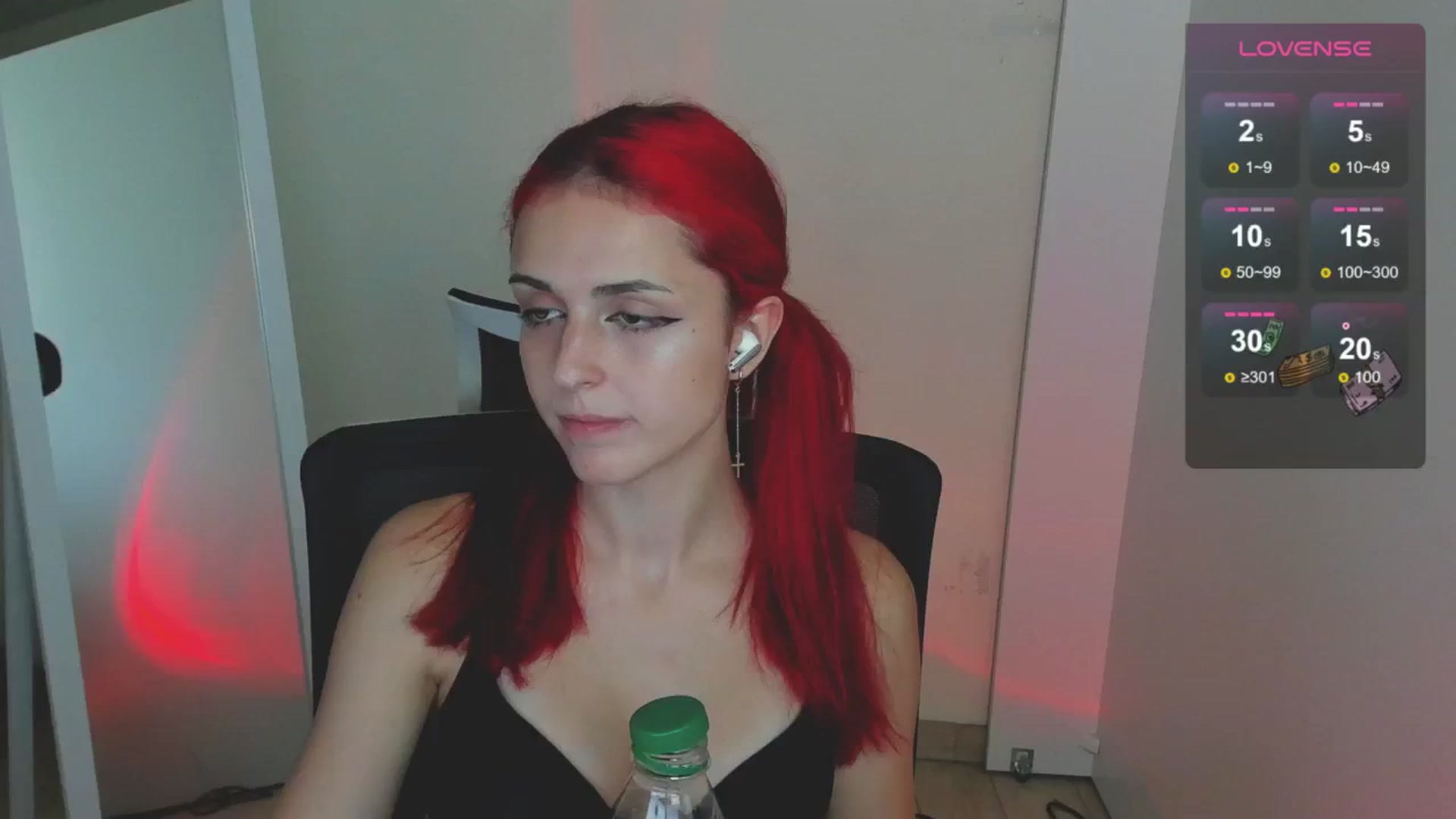 Gallery image thumbnail from Lurenn's myfreecams stream on, 08/18/2024, 13:35 image 8 of 20