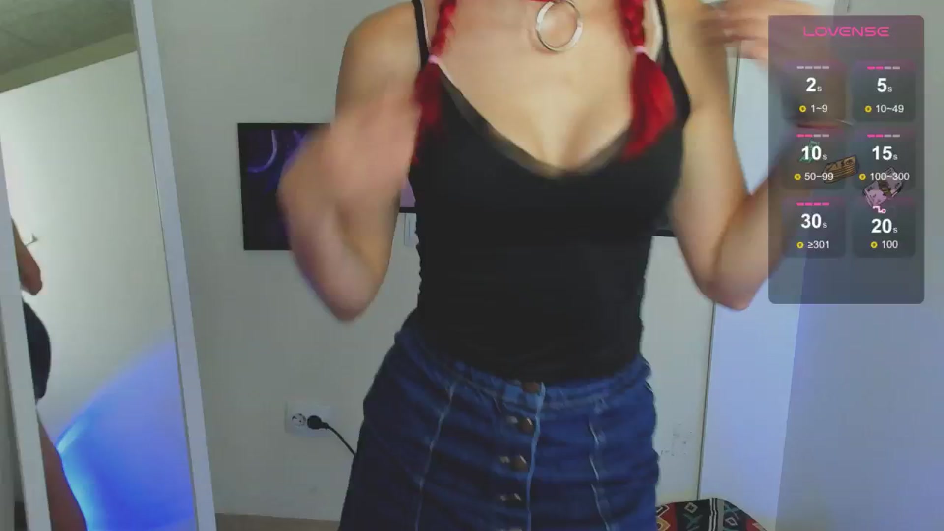 Gallery image thumbnail from Lurenn's myfreecams stream on, 08/25/2024, 14:16 image 8 of 20