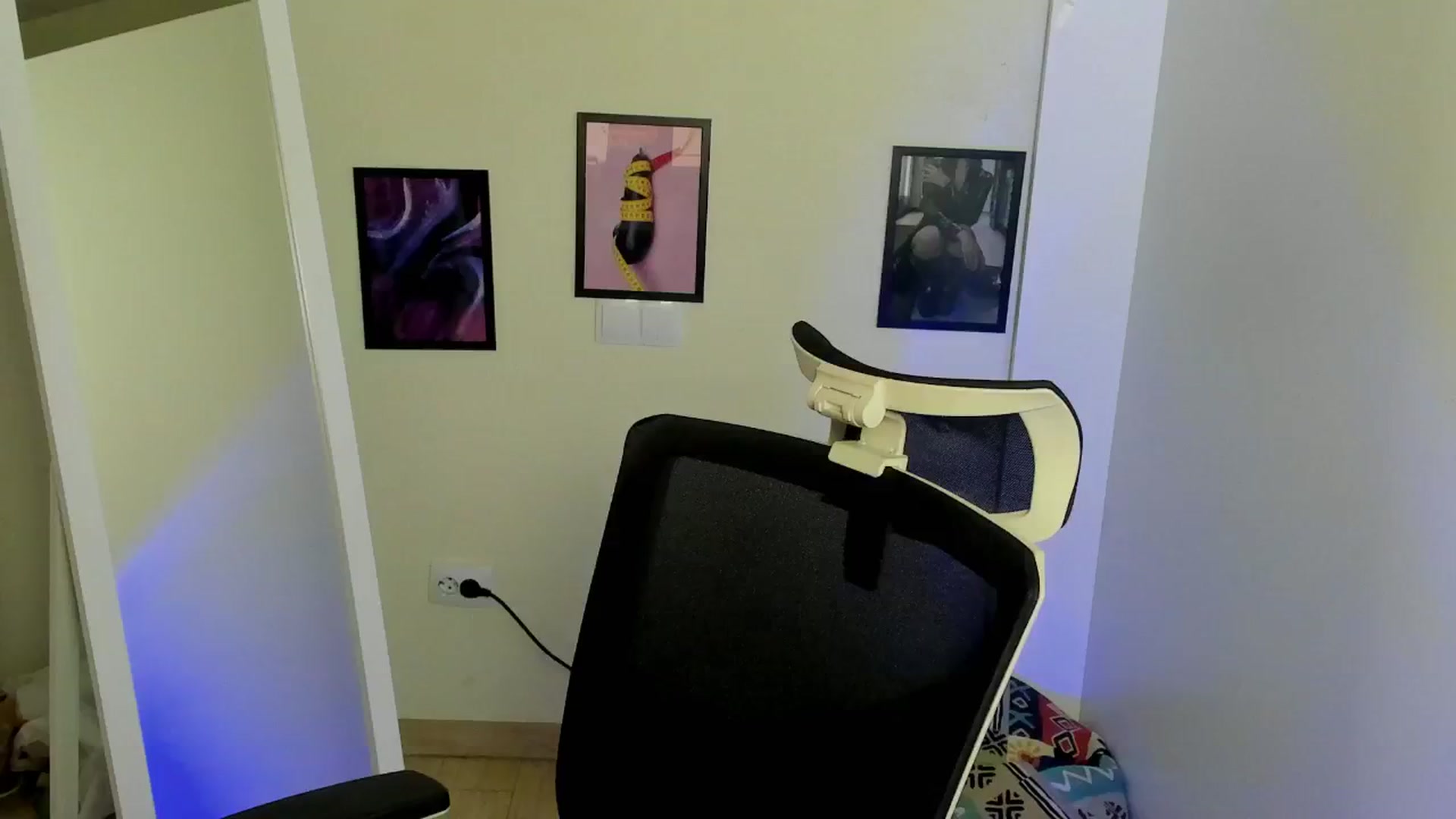 Gallery image thumbnail from Lurenn's myfreecams stream on, 09/05/2024, 21:18 image 2 of 20