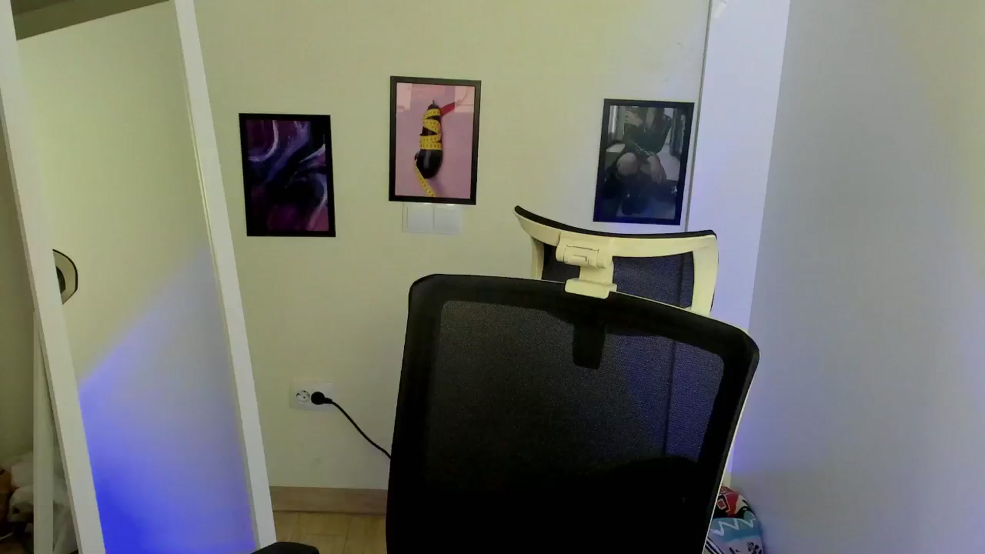 Gallery image thumbnail from Lurenn's myfreecams stream on, 09/05/2024, 21:18 image 3 of 20