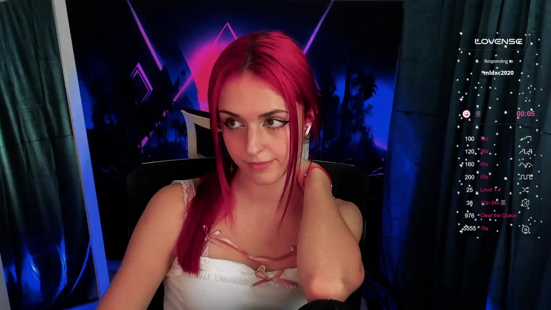 Gallery image thumbnail from Lurenn's myfreecams stream on, 10/02/2024, 17:47 image 6 of 20