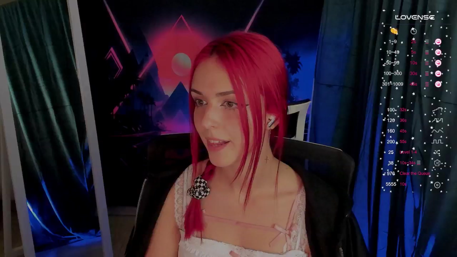 Gallery image thumbnail from Lurenn's myfreecams stream on, 10/04/2024, 01:15 image 2 of 20