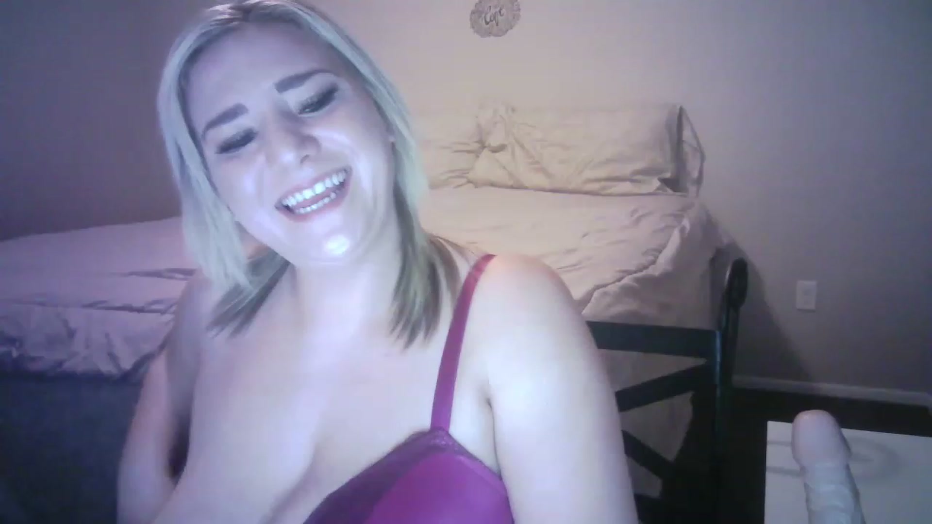 Gallery image thumbnail from LusciousLindz's myfreecams stream on, 12/29/2022, 20:18 image 11 of 20