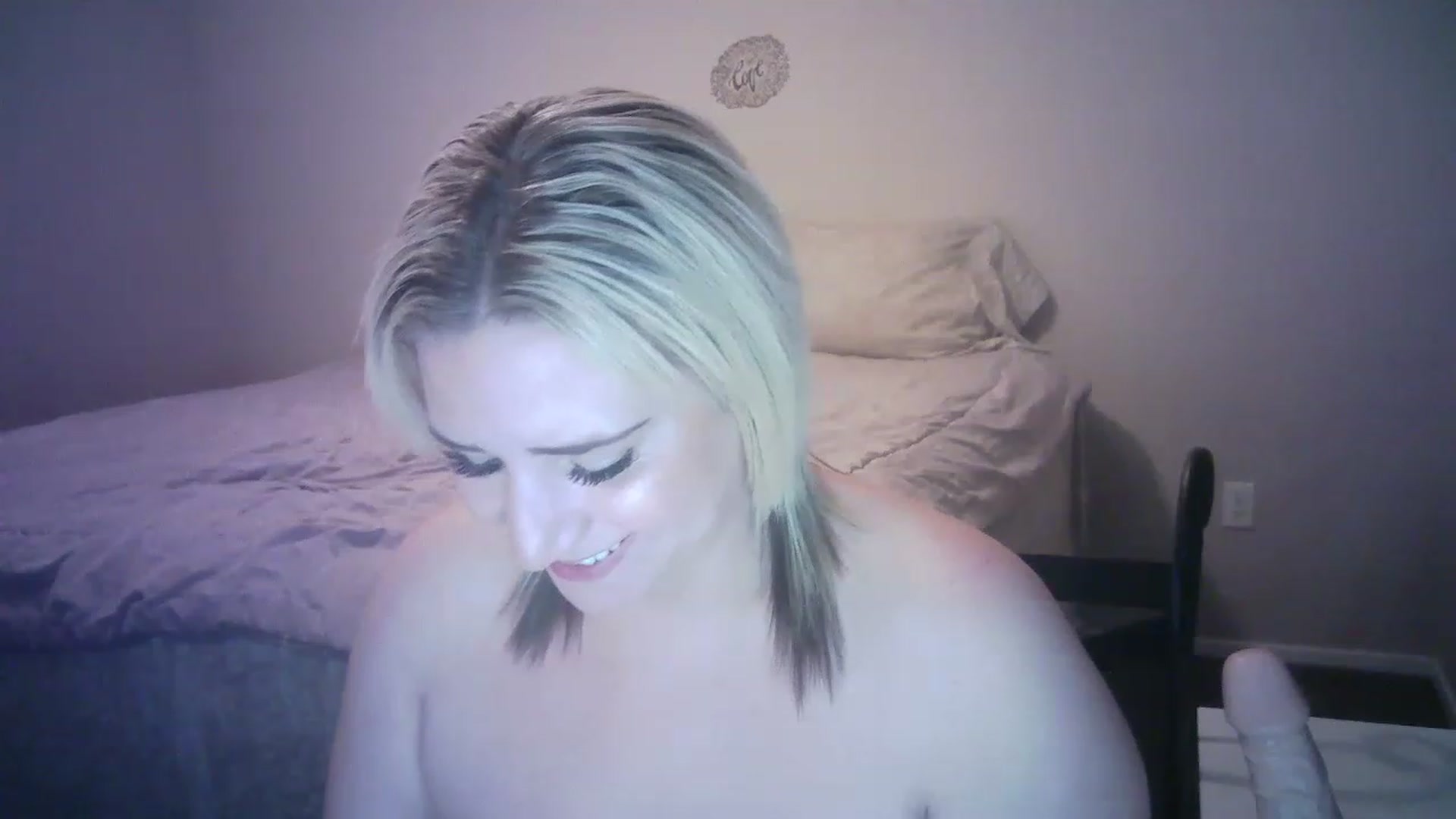 Gallery image thumbnail from LusciousLindz's myfreecams stream on, 01/12/2023, 18:26 image 12 of 20