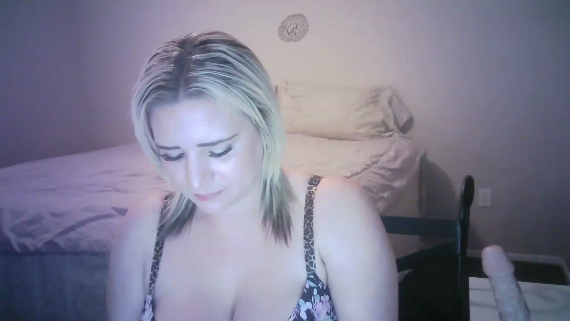Gallery image thumbnail from LusciousLindz's myfreecams stream on, 01/12/2023, 18:54 image 9 of 20