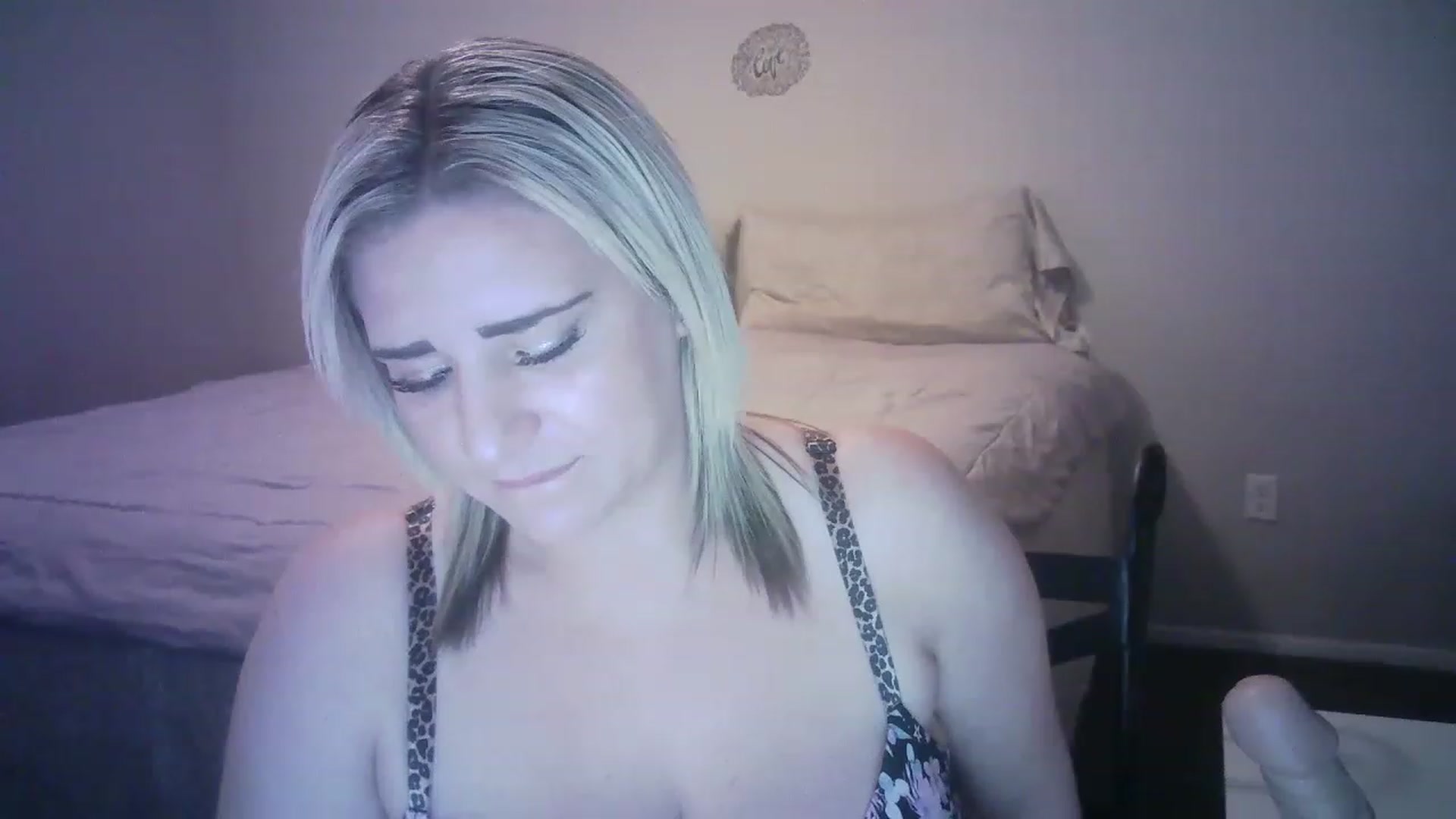 Gallery image thumbnail from LusciousLindz's myfreecams stream on, 01/13/2023, 18:57 image 6 of 20