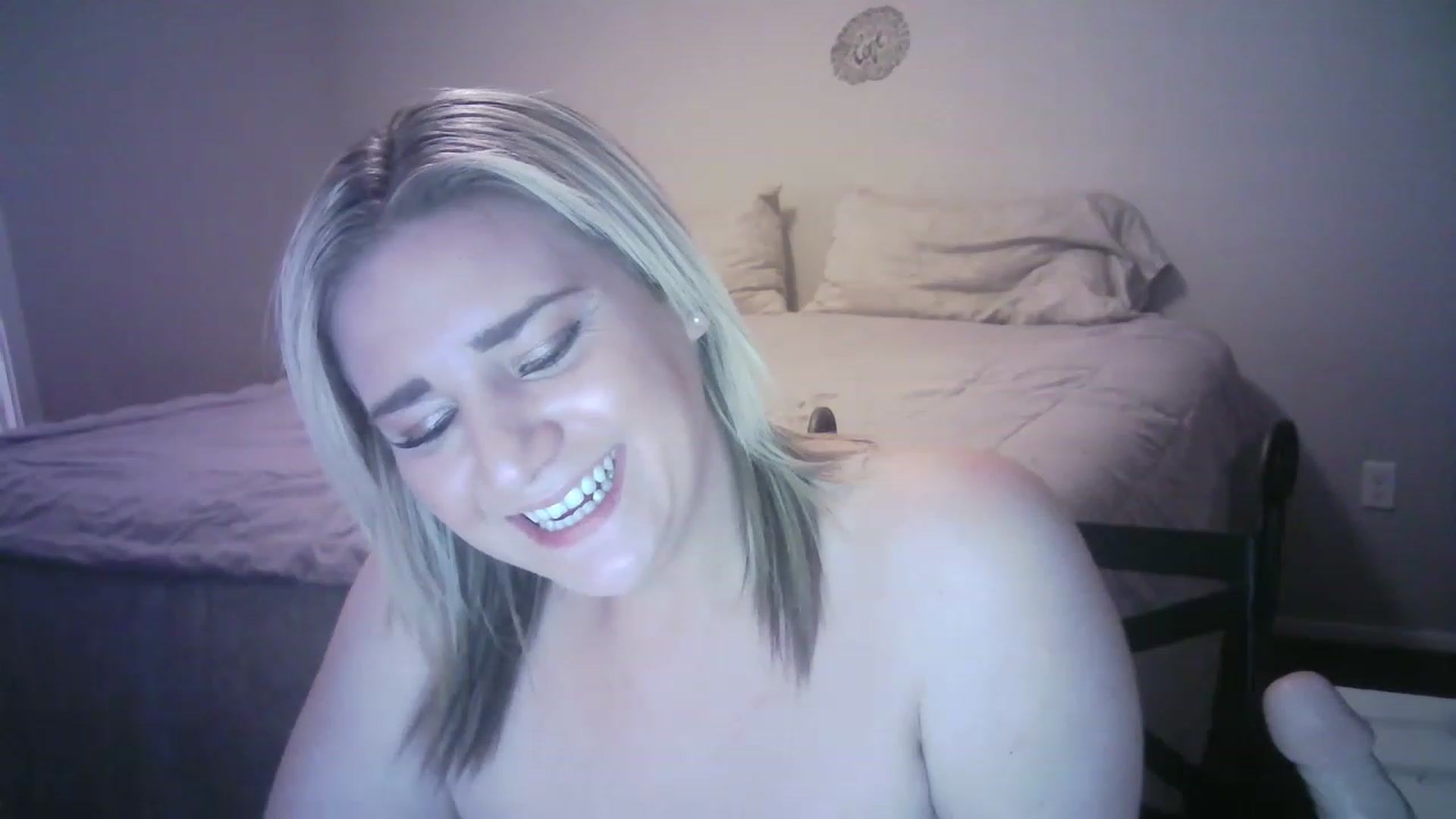 Gallery image thumbnail from LusciousLindz's myfreecams stream on, 02/01/2023, 06:18 image 2 of 20