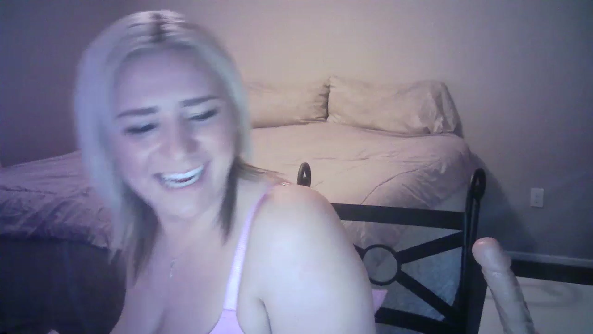 Gallery image thumbnail from LusciousLindz's myfreecams stream on, 03/13/2023, 17:47 image 10 of 20