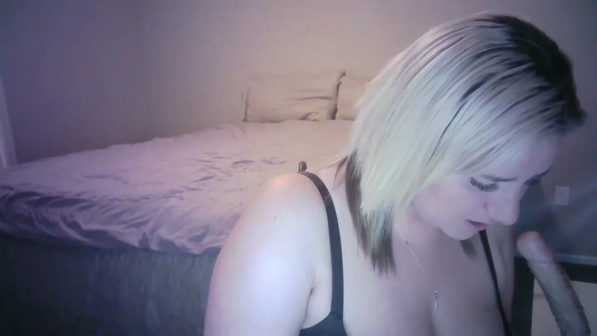 Gallery image thumbnail from LusciousLindz's myfreecams stream on, 04/23/2023, 18:03 image 4 of 20