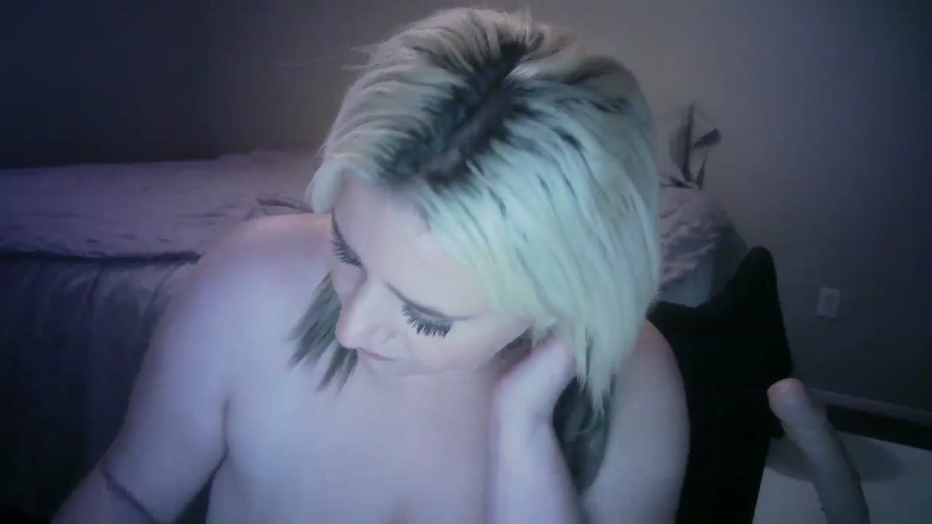 Gallery image thumbnail from LusciousLindz's myfreecams stream on, 10/29/2023, 19:51 image 10 of 20