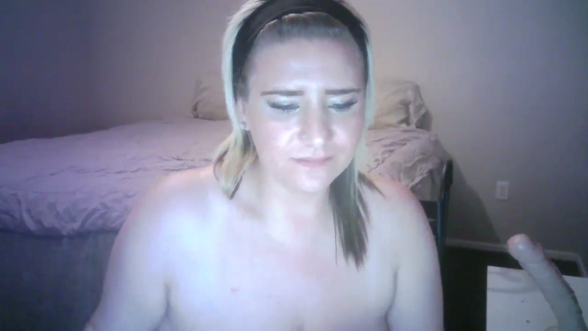 Gallery image thumbnail from LusciousLindz's myfreecams stream on, 01/01/2024, 03:26 image 19 of 20