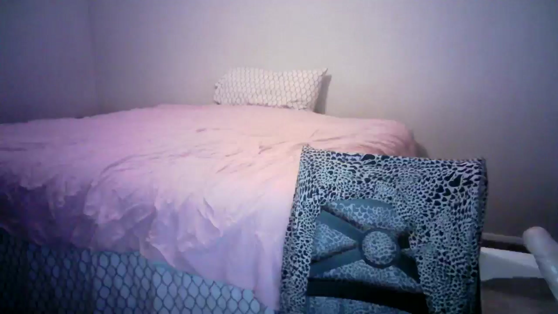 Gallery image thumbnail from LusciousLindz's myfreecams stream on, 08/27/2024, 05:29 image 5 of 20