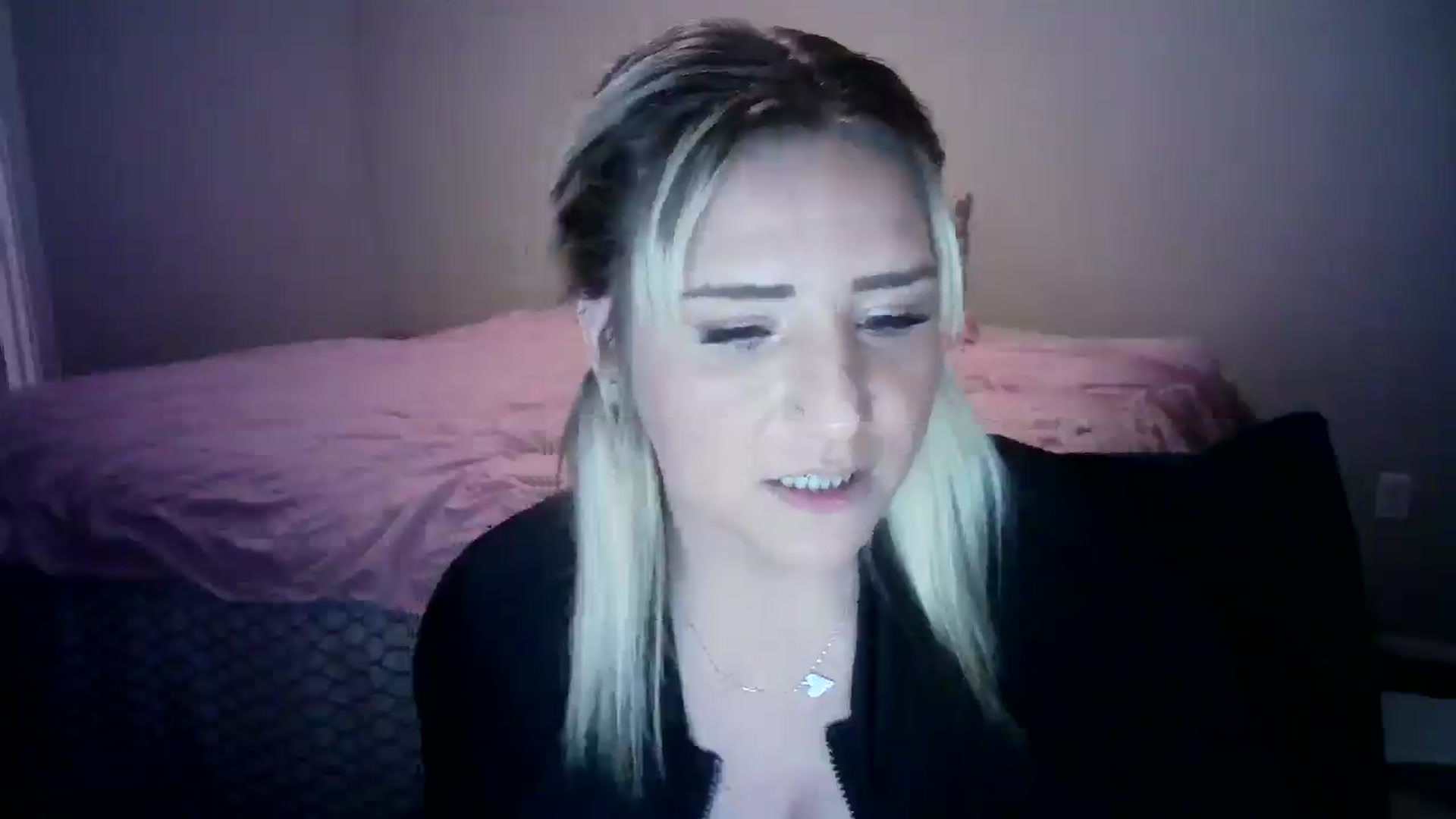 Gallery image thumbnail from LusciousLindz's myfreecams stream on, 12/29/2024, 06:53 image 5 of 20