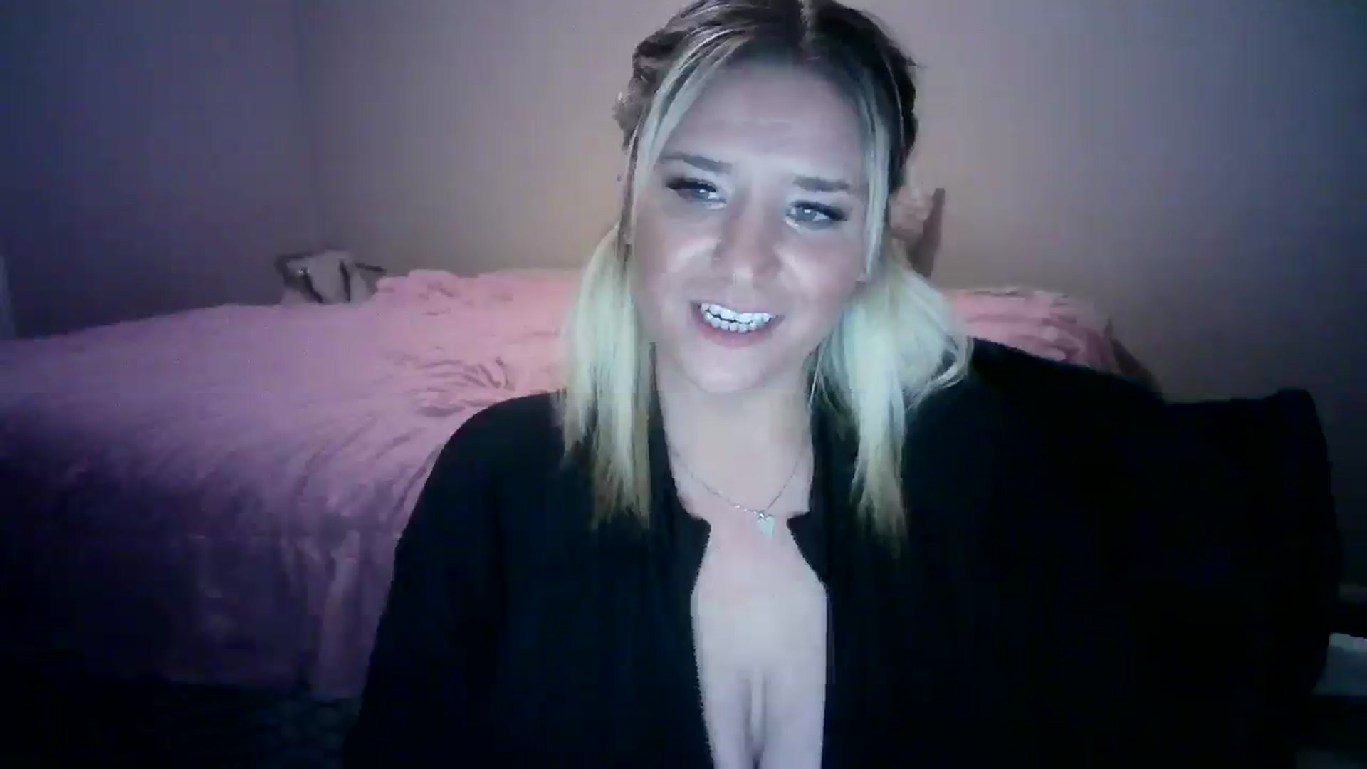 Gallery image thumbnail from LusciousLindz's myfreecams stream on, 12/30/2024, 05:35 image 20 of 20