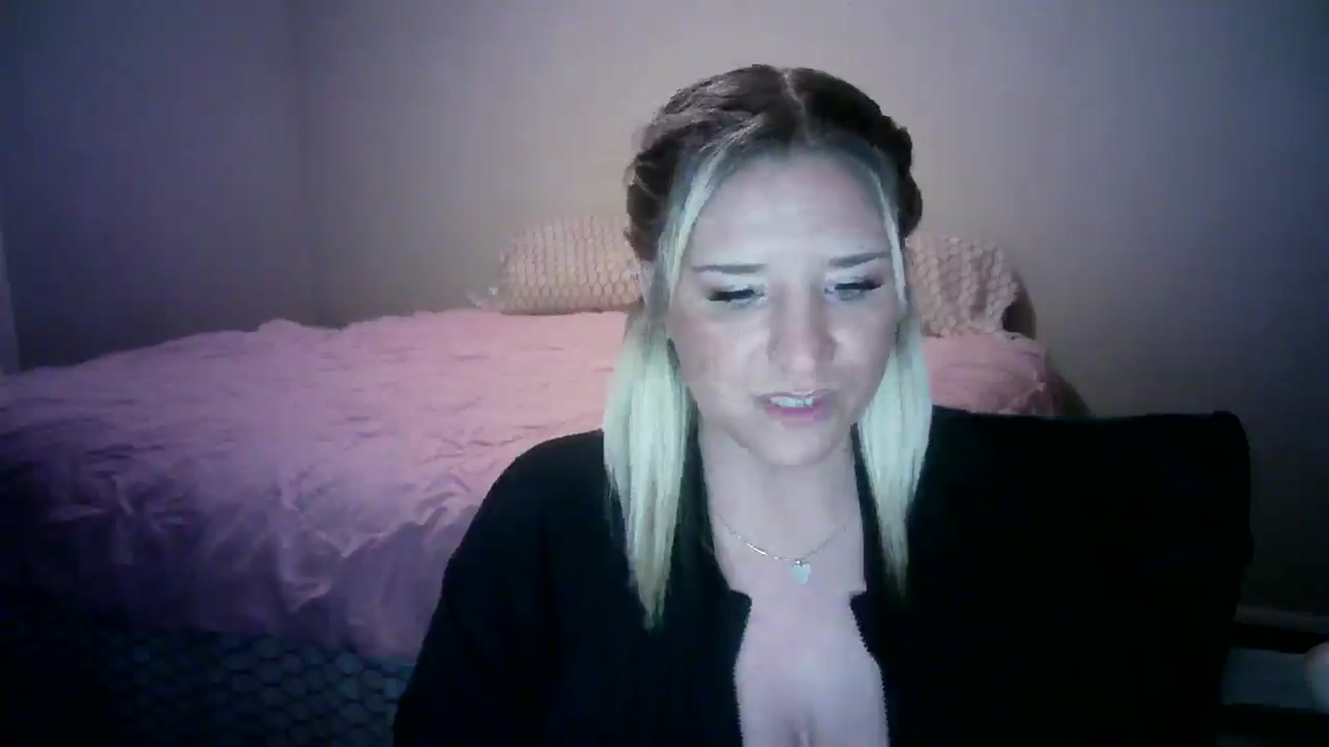 Gallery image thumbnail from LusciousLindz's myfreecams stream on, 12/31/2024, 03:47 image 16 of 20