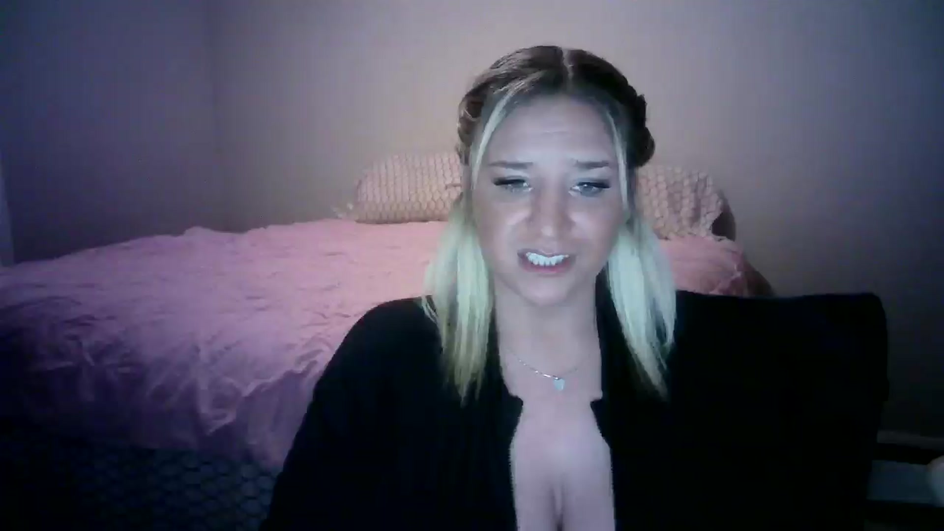 Gallery image thumbnail from LusciousLindz's myfreecams stream on, 12/31/2024, 03:47 image 18 of 20