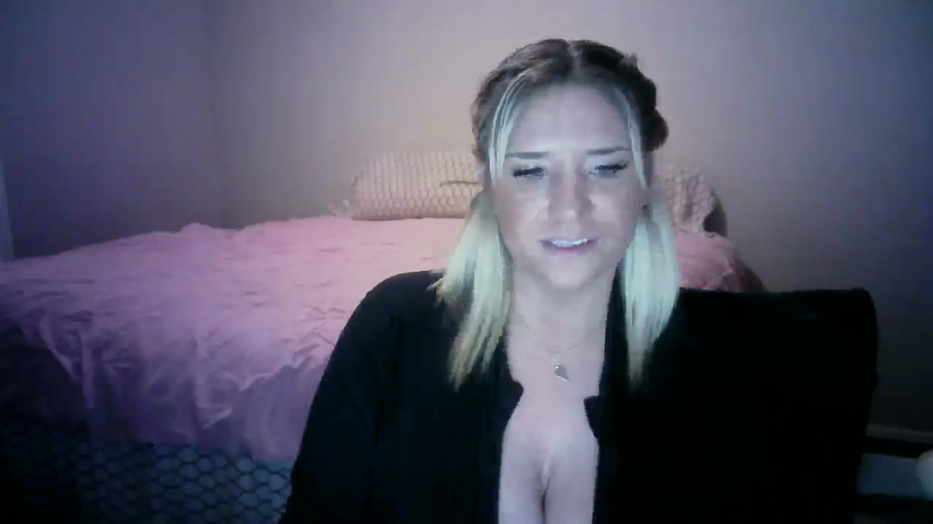 Gallery image thumbnail from LusciousLindz's myfreecams stream on, 12/31/2024, 04:23 image 7 of 20