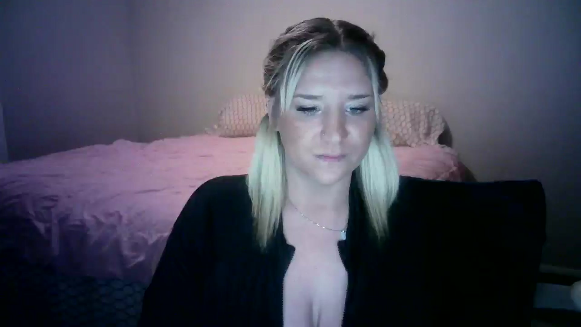 Gallery image thumbnail from LusciousLindz's myfreecams stream on, 12/31/2024, 04:23 image 19 of 20