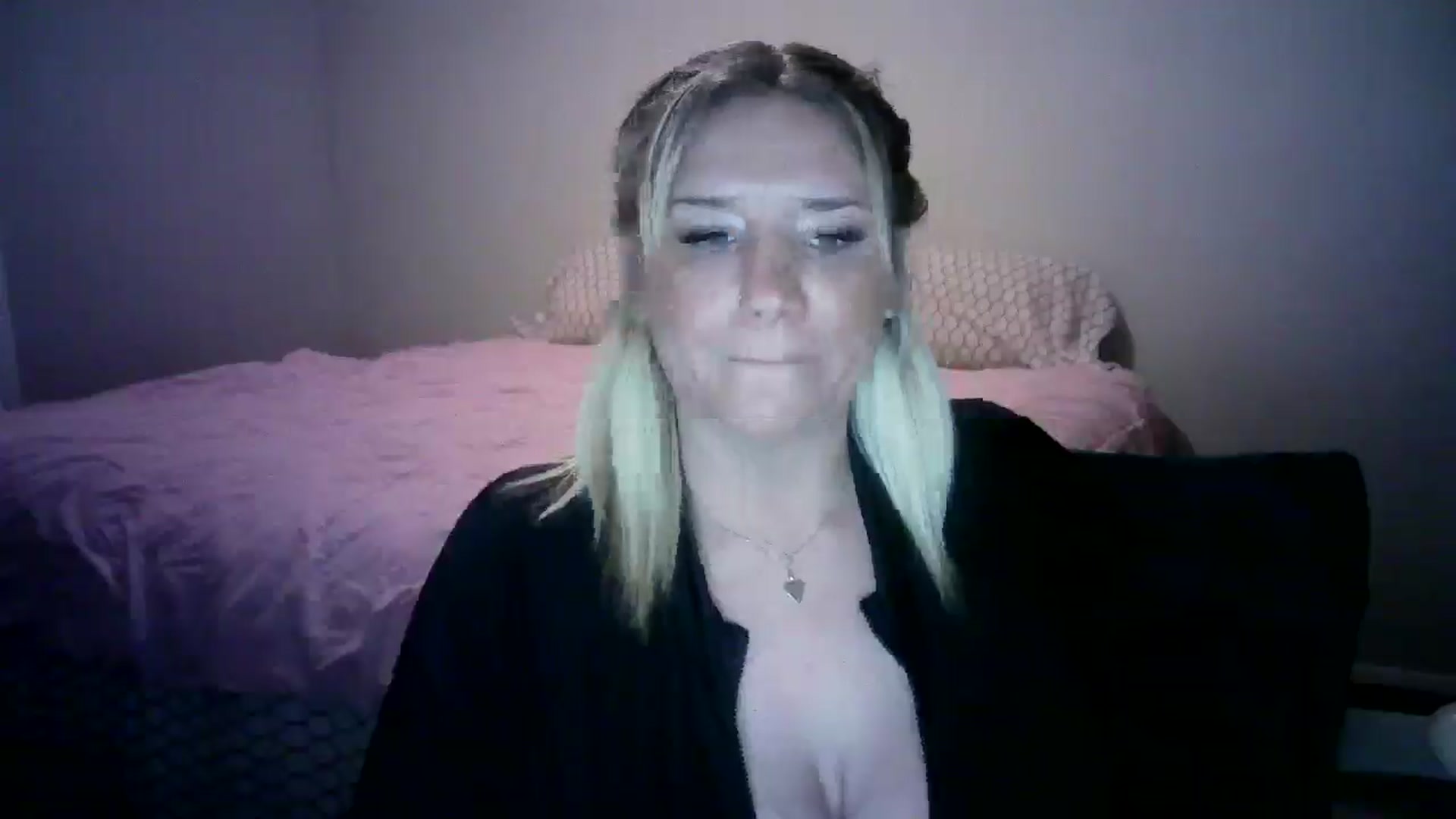 Gallery image thumbnail from LusciousLindz's myfreecams stream on, 12/31/2024, 04:23 image 16 of 20