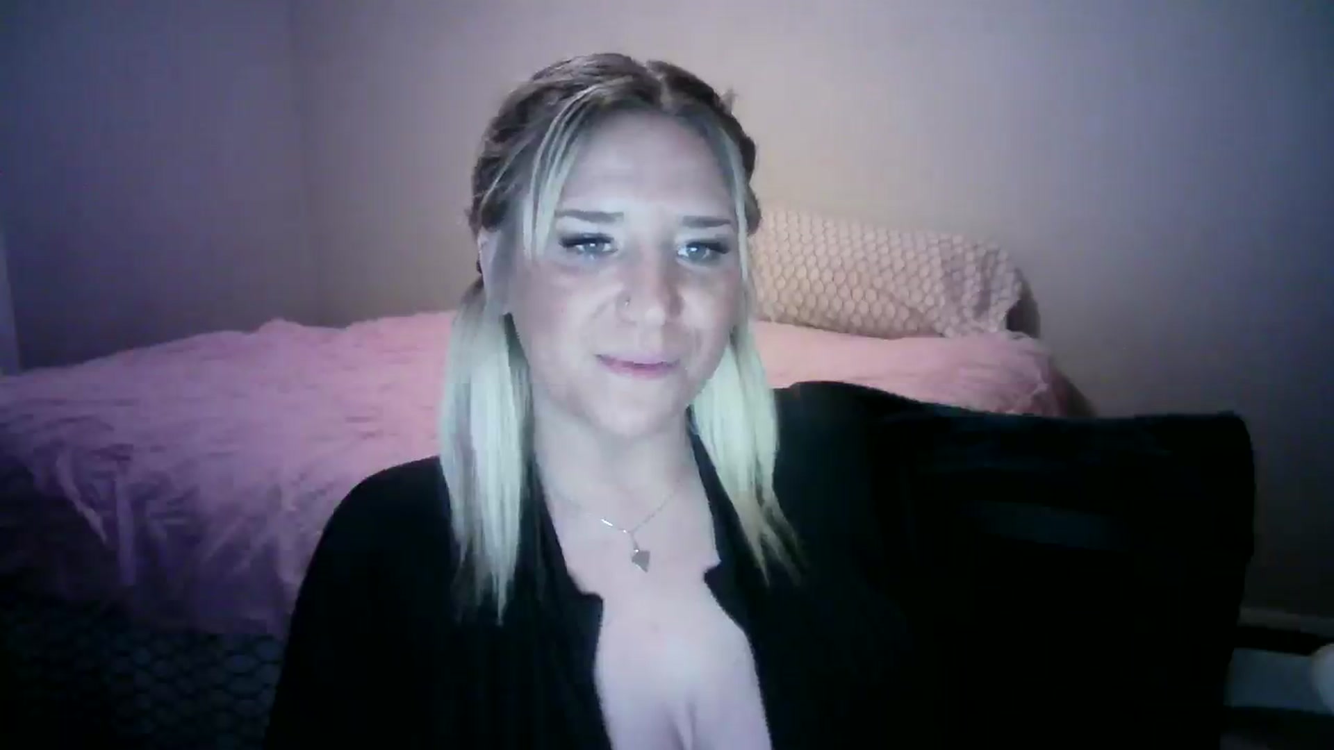 Gallery image thumbnail from LusciousLindz's myfreecams stream on, 12/31/2024, 04:23 image 17 of 20