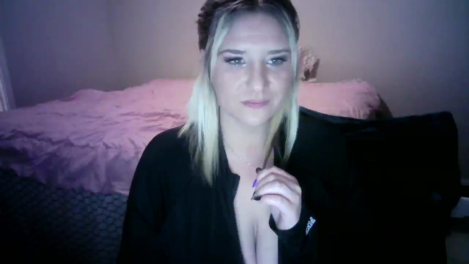 Gallery image thumbnail from LusciousLindz's myfreecams stream on, 01/05/2025, 07:59 image 20 of 20